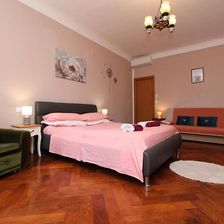 Guest House Barocco Rovinj Exterior photo